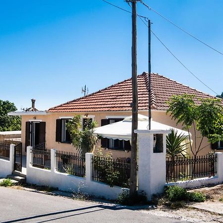 הוילה Komílion Irinis House מראה חיצוני תמונה